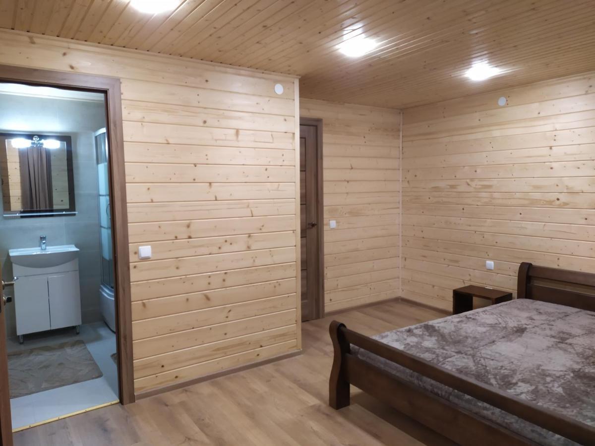 Апартаменти З Двома Спальнями І Кухнею Yaremche Exterior photo